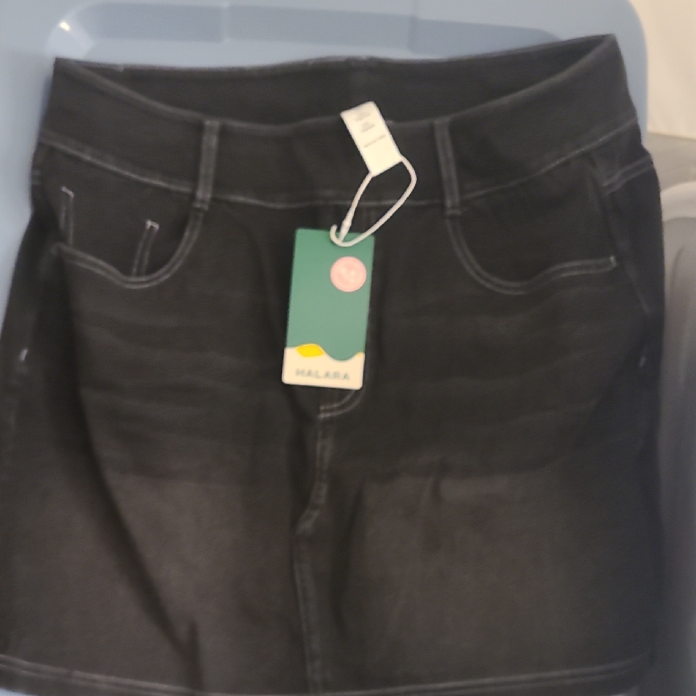 HALARA Charcoal Denim Skirt